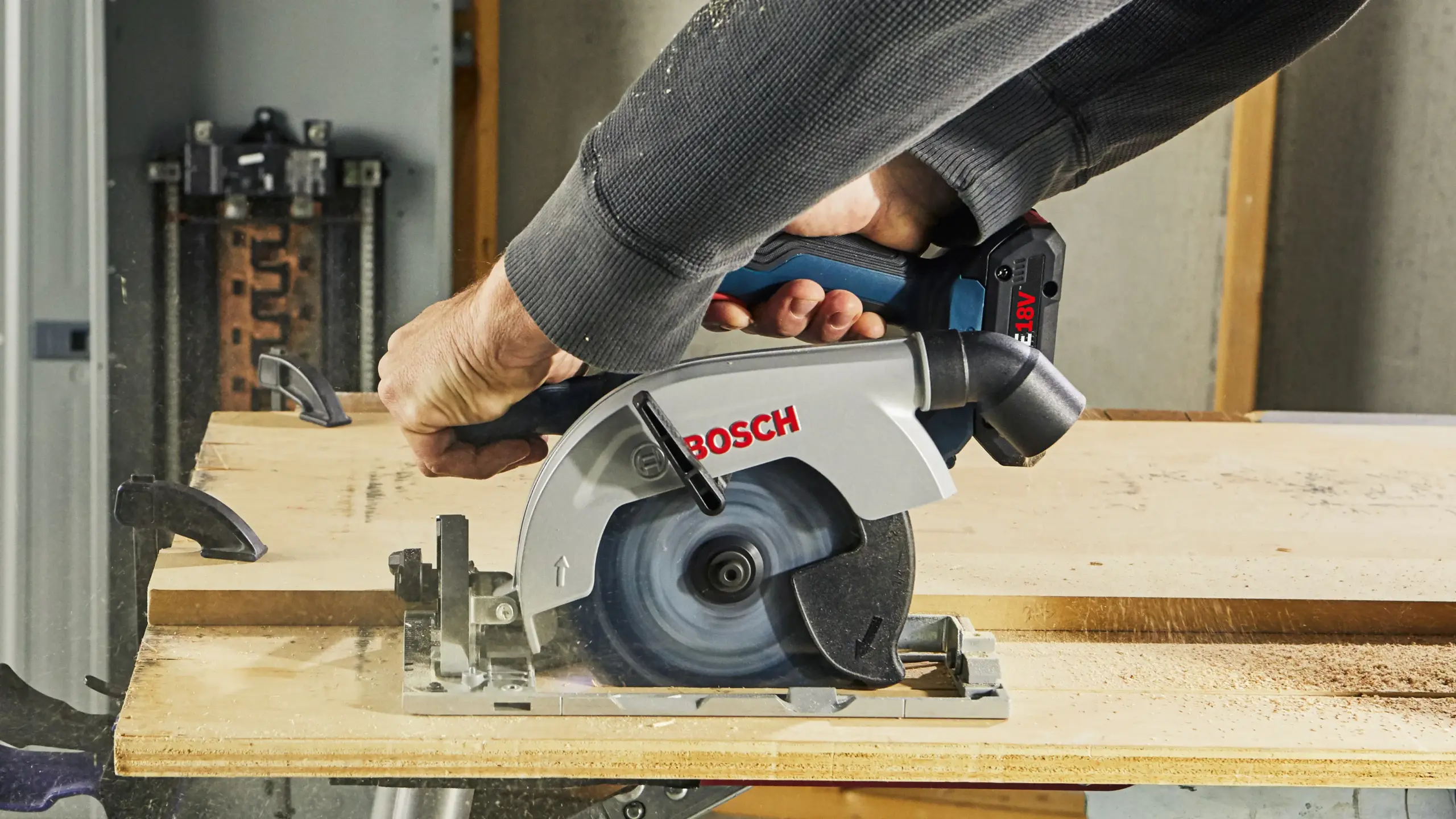 BOSCH GKS18V-22LN 18V Brushless Blade-Left 6-1/2 In. Circular Saw